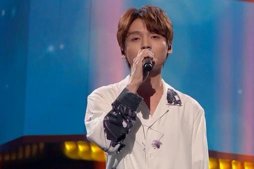 视频  【纯享版】胡睿《柠檬草的味道》唤起青春记忆,独特的嗓音