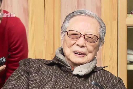 表演艺术家  朱逢博[ 视频 ]闲话上海·阿王拜年:滑稽名家  方丽英